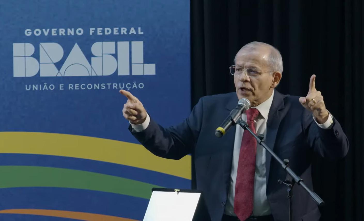Nazareno Fonteles recebe homenagem do G20