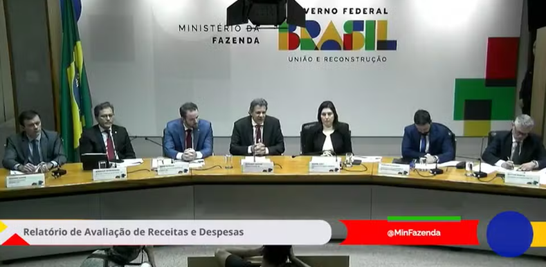 Os ministros Fernando Haddad e Simone Tebet em entrevista coletiva