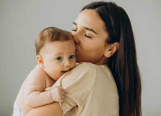 Imagem ilustrativa mãe e bebê