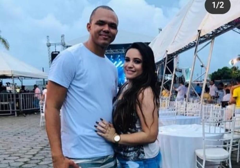 Carlos Eduardo e a esposa Bruna Lícia