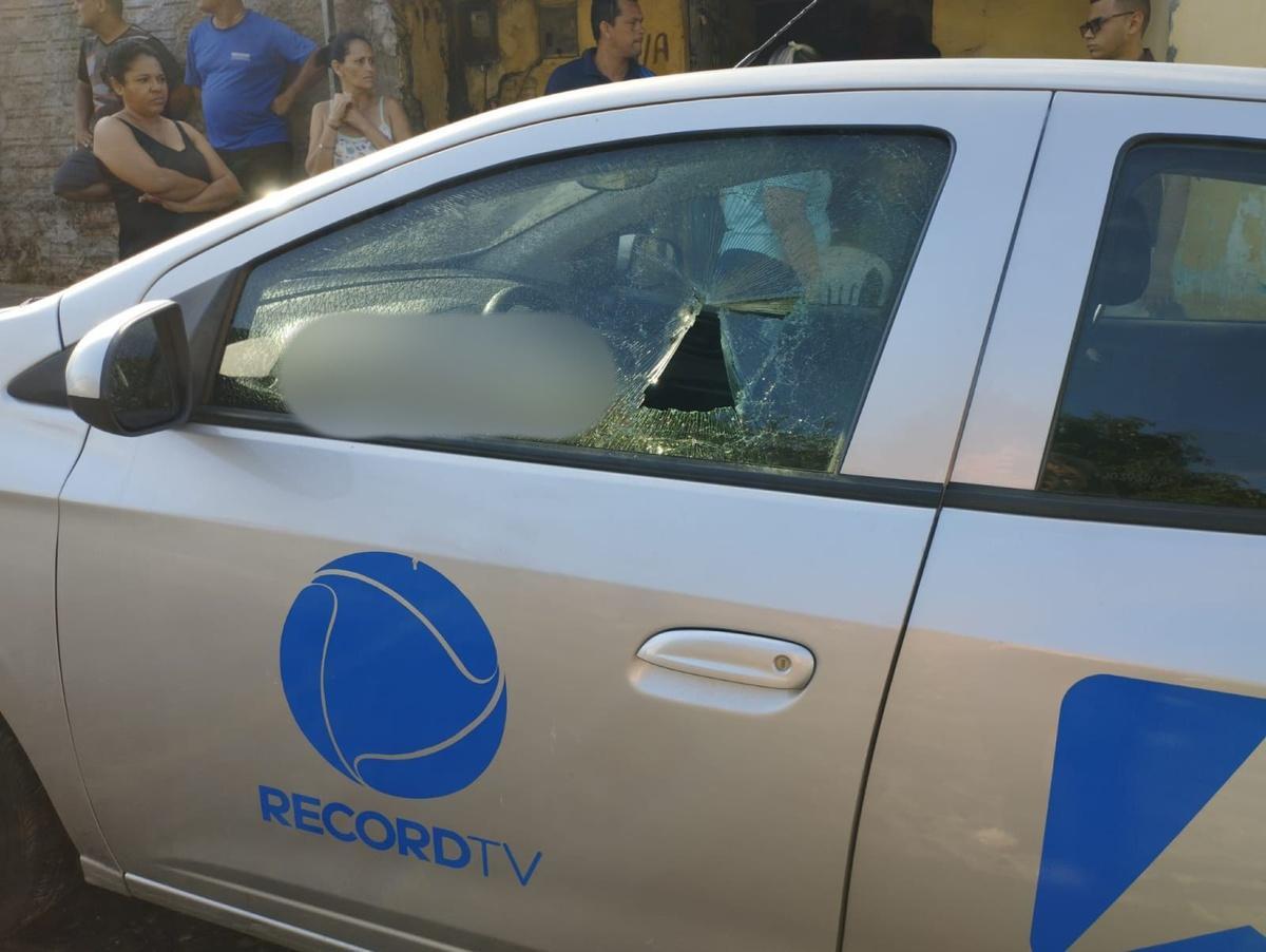 Carro da Tv Antena 10 é alvo de tiros