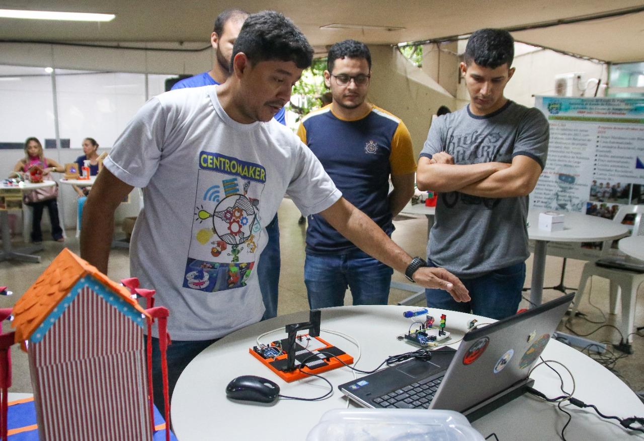 Capacitação no Centro Maker