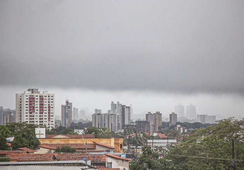 Há possibilidade de tempestade com descargas elétricas ou ventos mais fortes