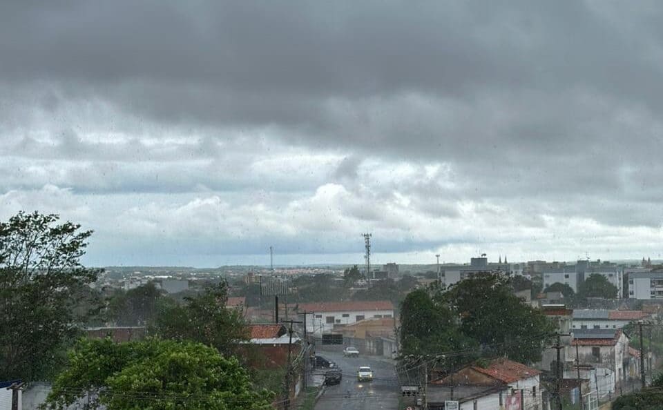 Piauí entra em alerta para chuvas intensas durante o feriado de Tiradentes