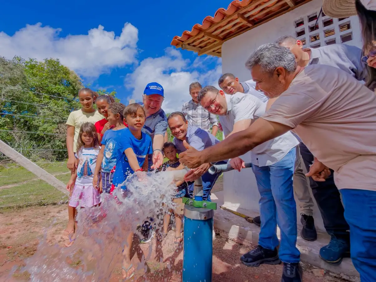 Merlong Solano participa da entrega de cisternas na zona rural de José de Freitas