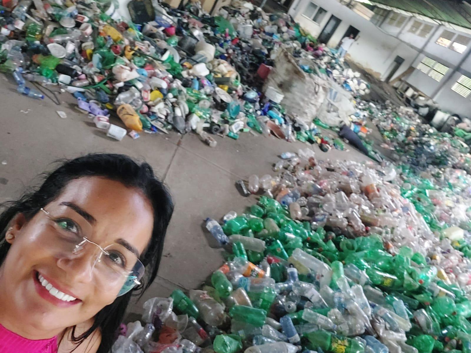 Danielly Medeiros, diretora de cooperativa de catadores, que já realizou coleta seletiva solidária na UFPI.
