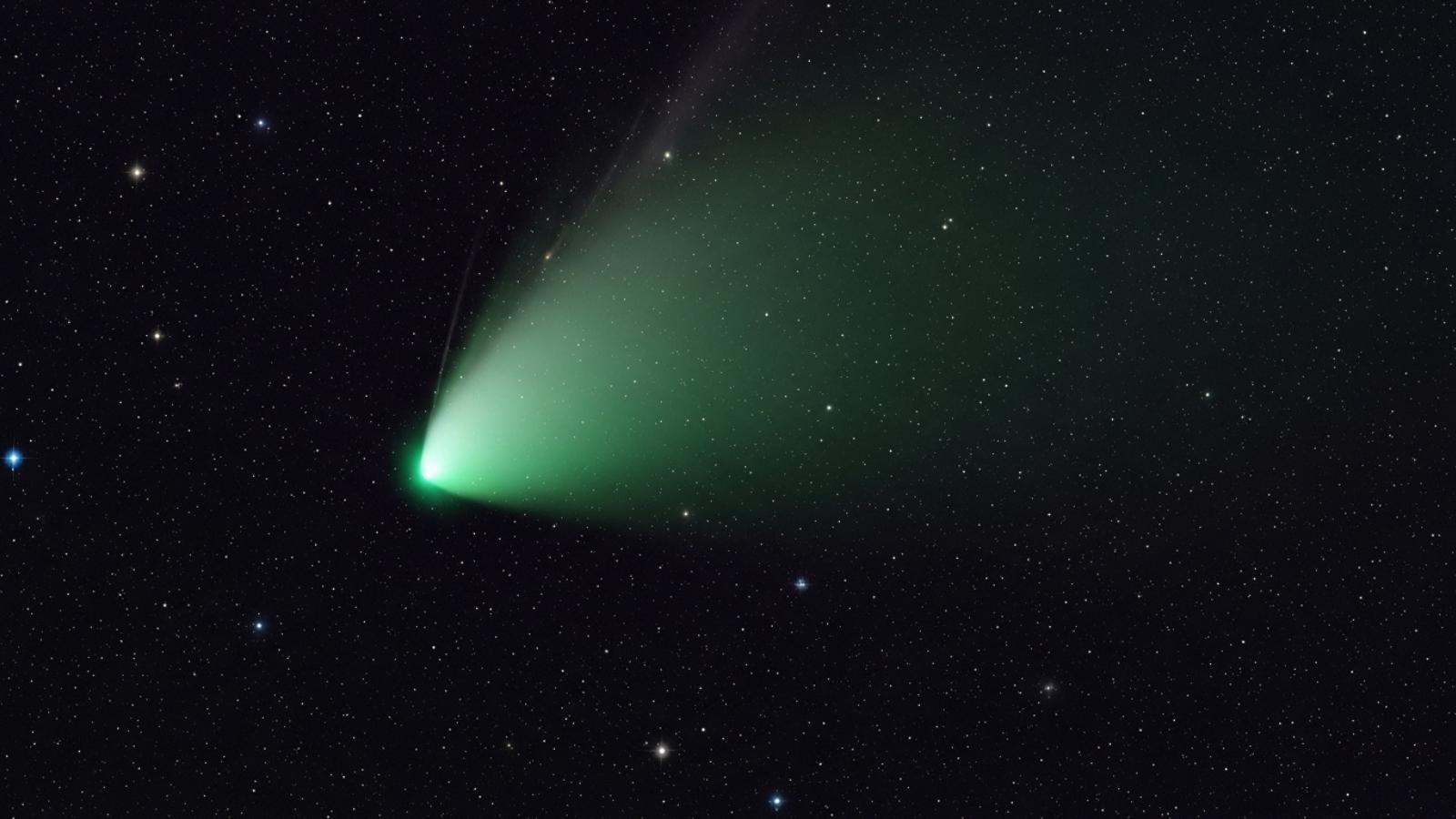 Cometa verde pode ser visto a olho nu
