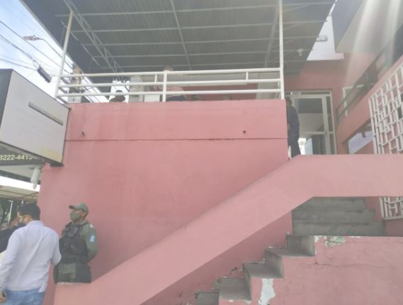 Corpo de vigilante é encontrado dentro de escola