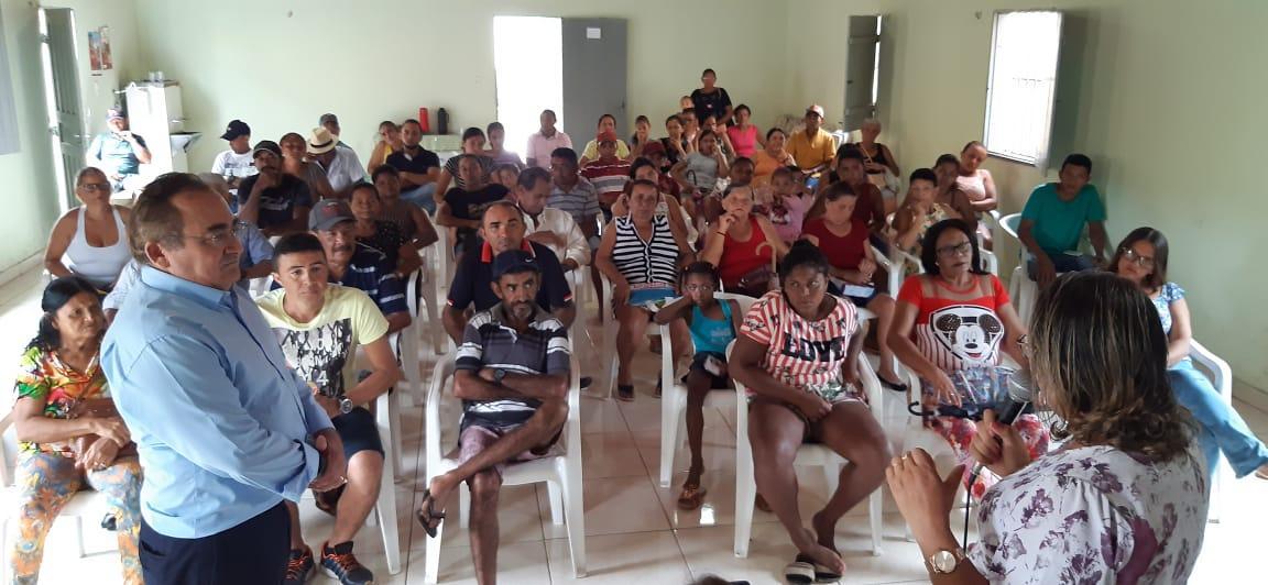 Reunião em Novo Oriente