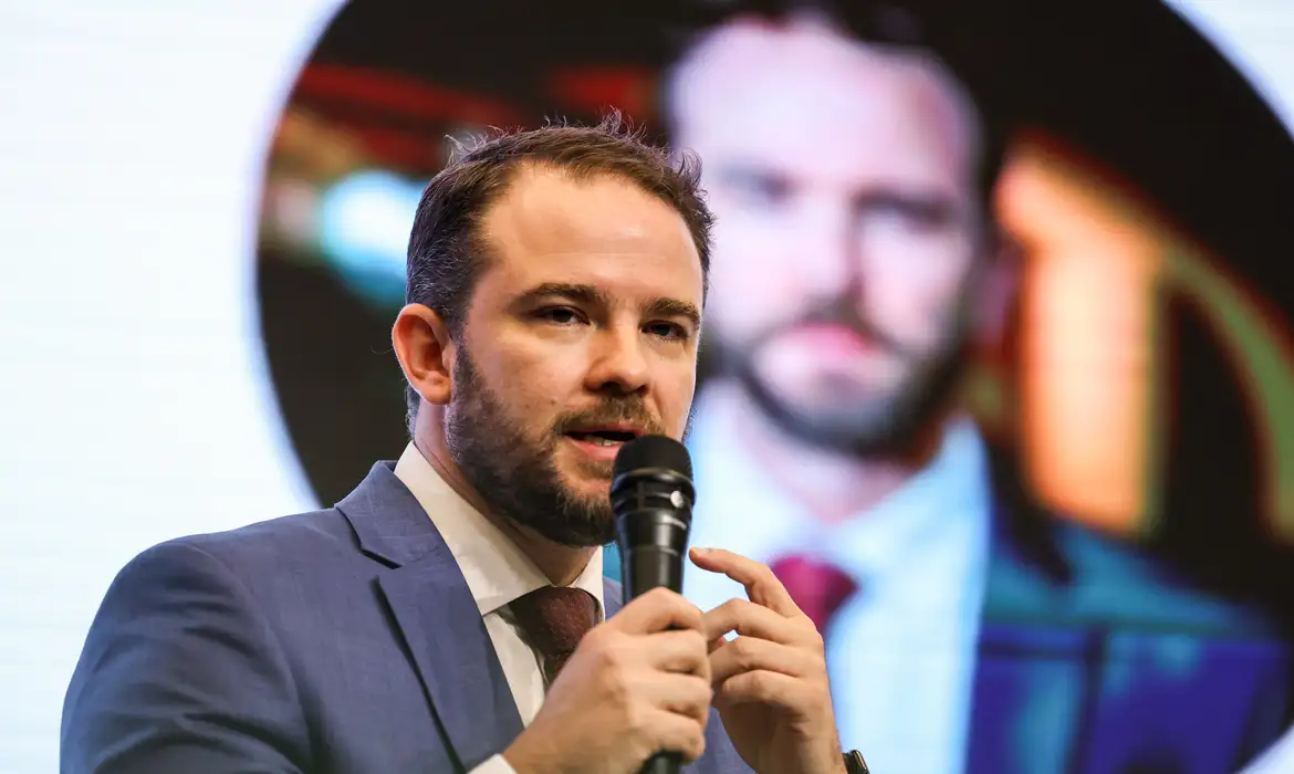 Dario Durigan será o novo ministro da Fazenda, substituindo Fernando Haddad
