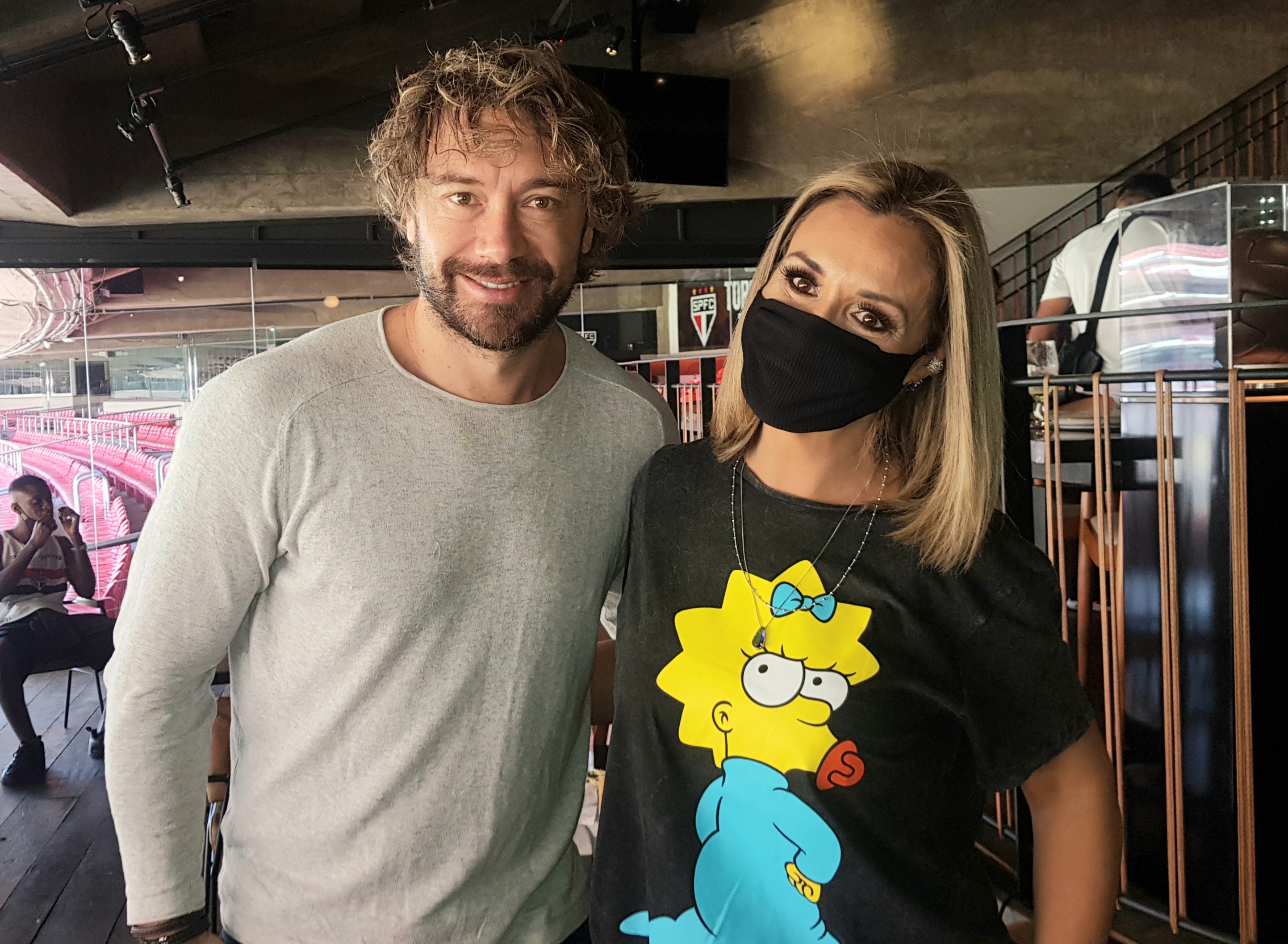 Diego Lugano e Renata Banhara