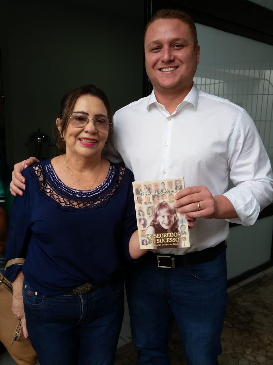 Dina Magalhães: novidades com seu livro nas escolas de Teresina