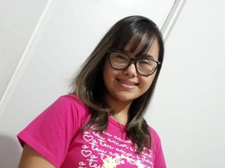 Estudante aprovada no Vestibular