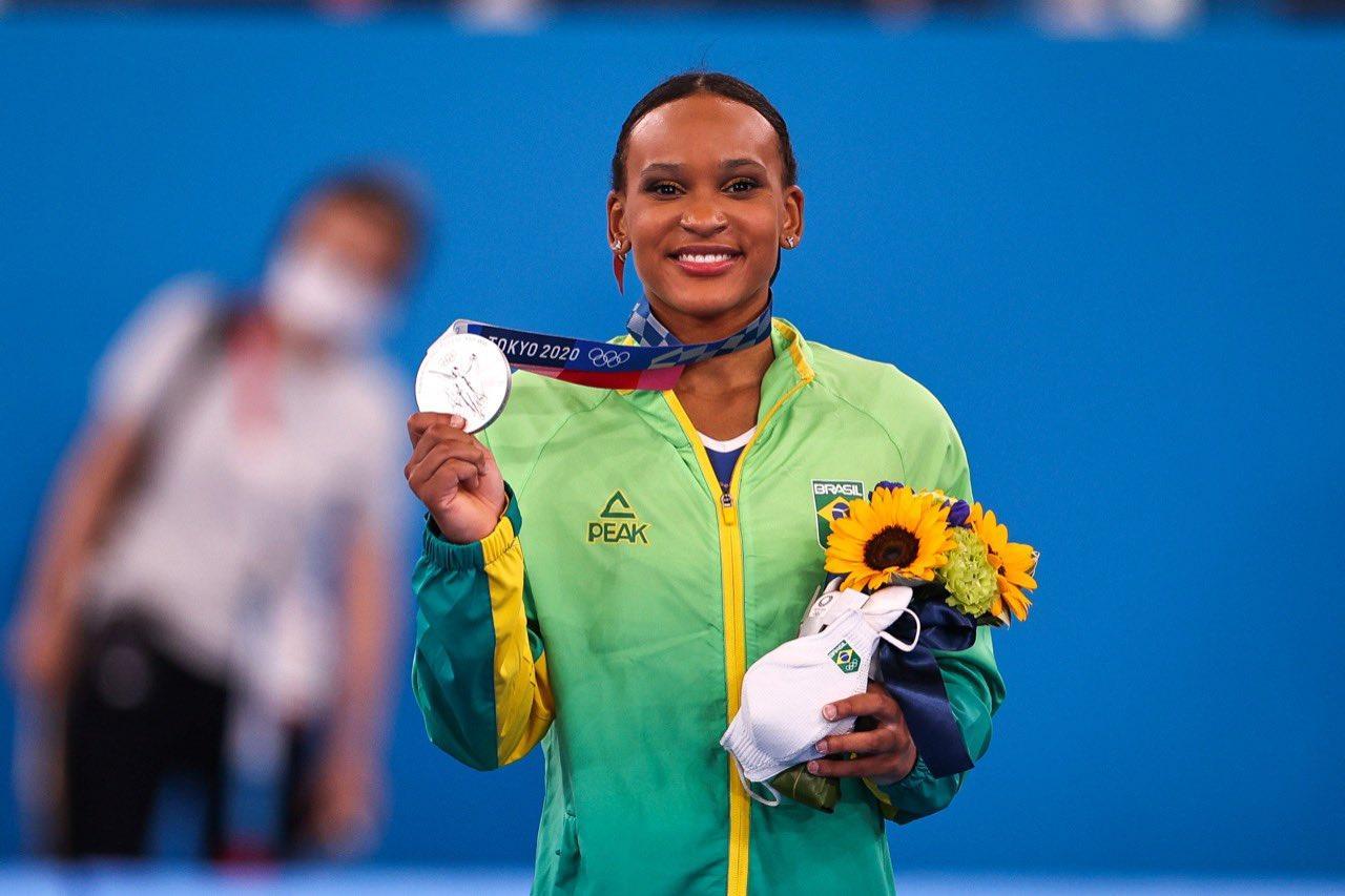 Rebeca Andrade conquista prata