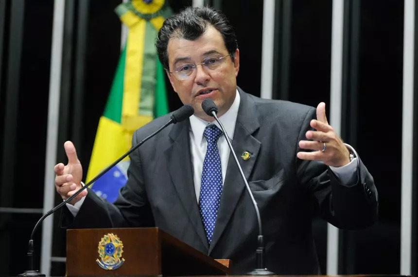 O senador Eduardo Braga, relator do texto que regulamenta a reforma tributária aprovada em 2023