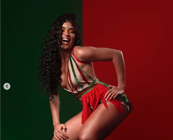 Elana Valenária, passista da Grande Rio em 2020