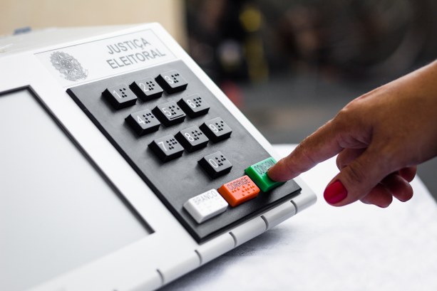 Canais de atendimento do TSE e MP Eleitoral recebem informações sobre condutas irregulares para abertura de investigação e penalidades