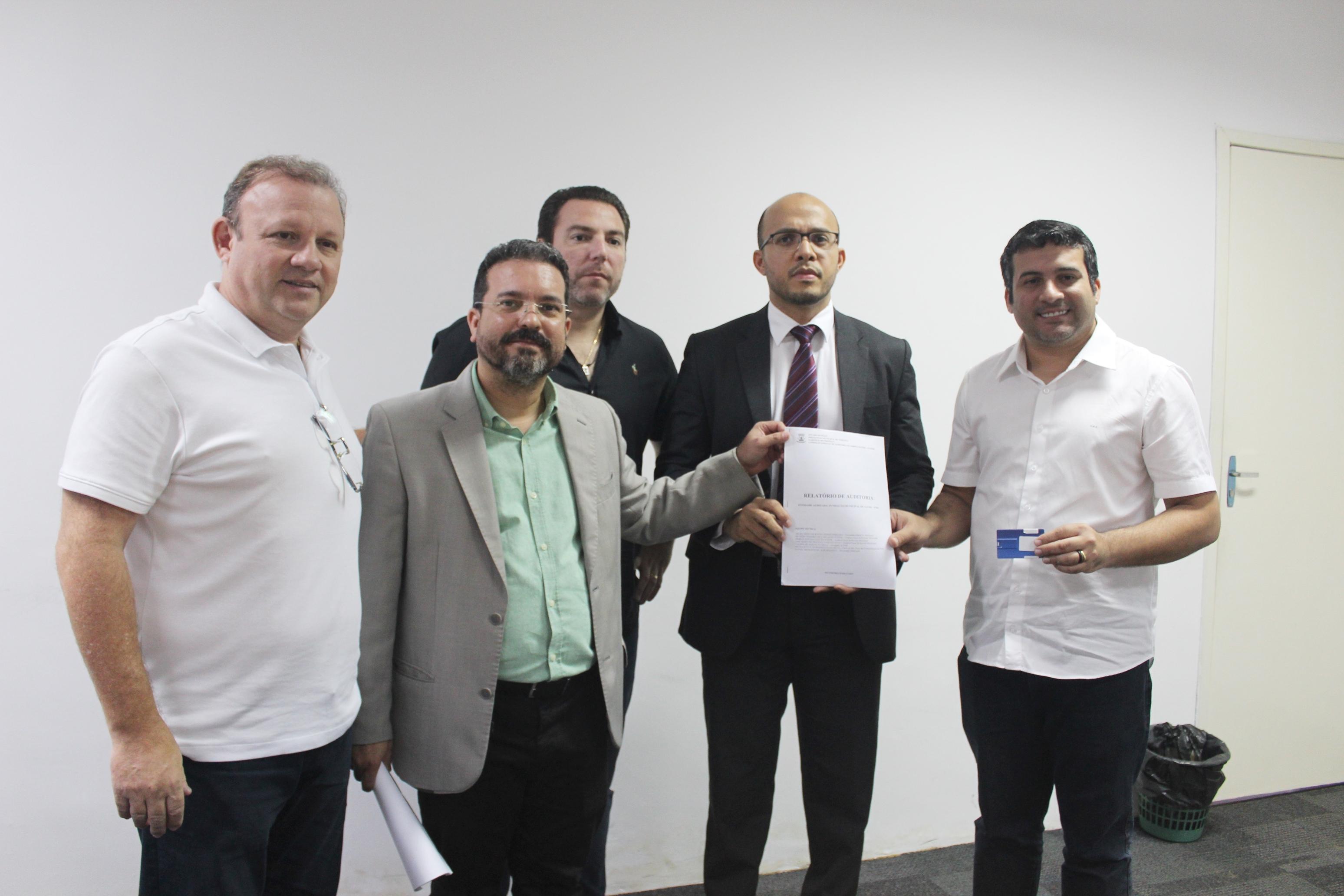 Entrega de relatório