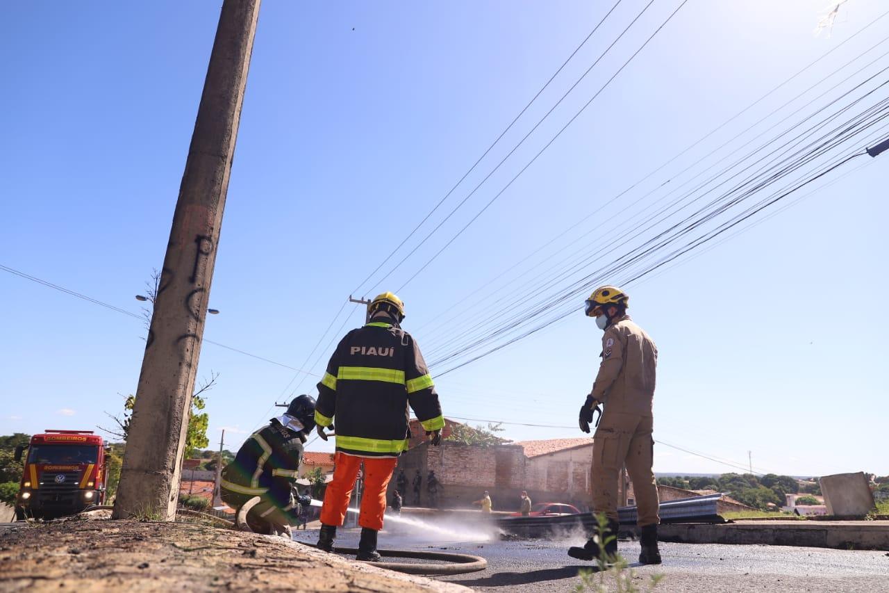 Fogo foi controlado mais de uma hora após início do protesto