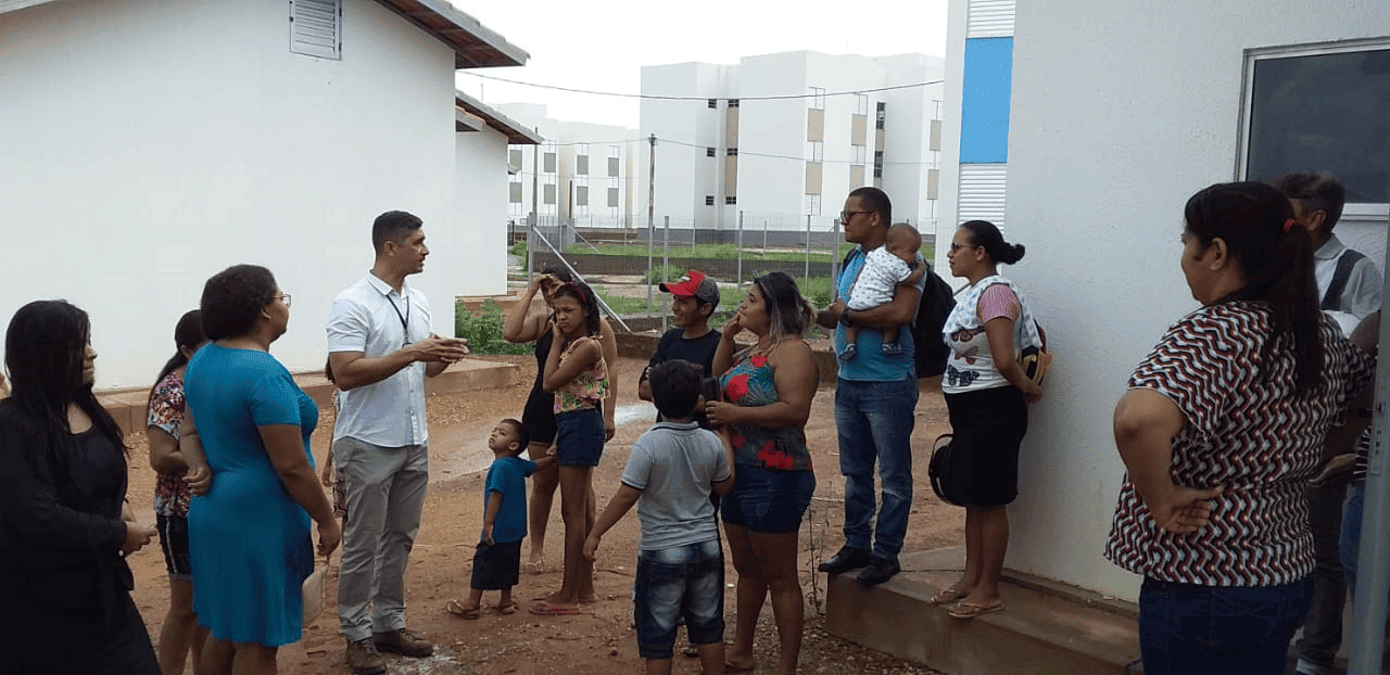 Famílias insistem em permanecer em áreas de risco