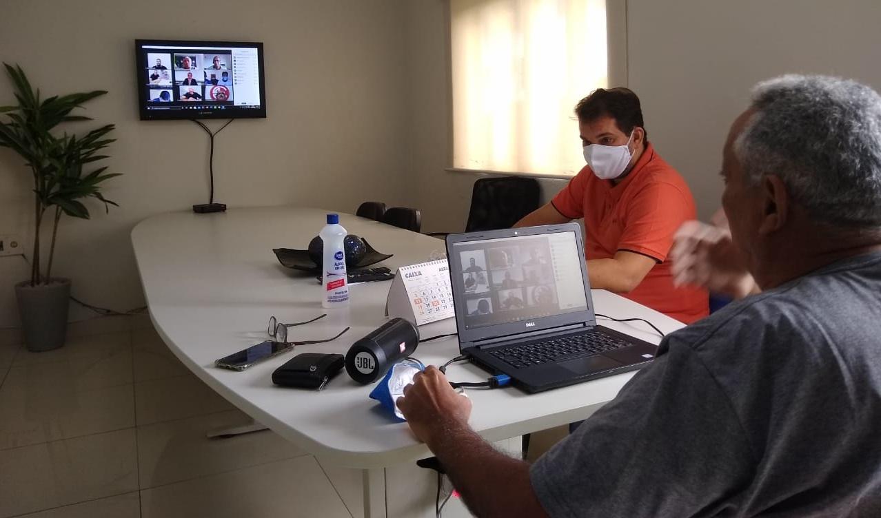 Robert Brown durante videoconferência com presidentes de clubes piauienses