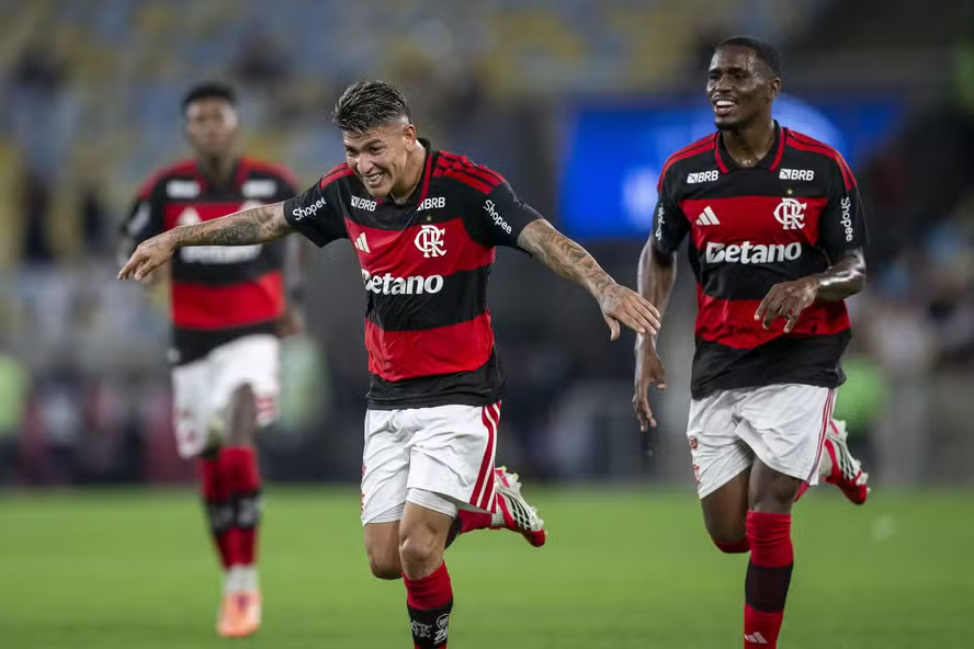 Flamengo durante o primeiro jogo do Campeonato Carioca