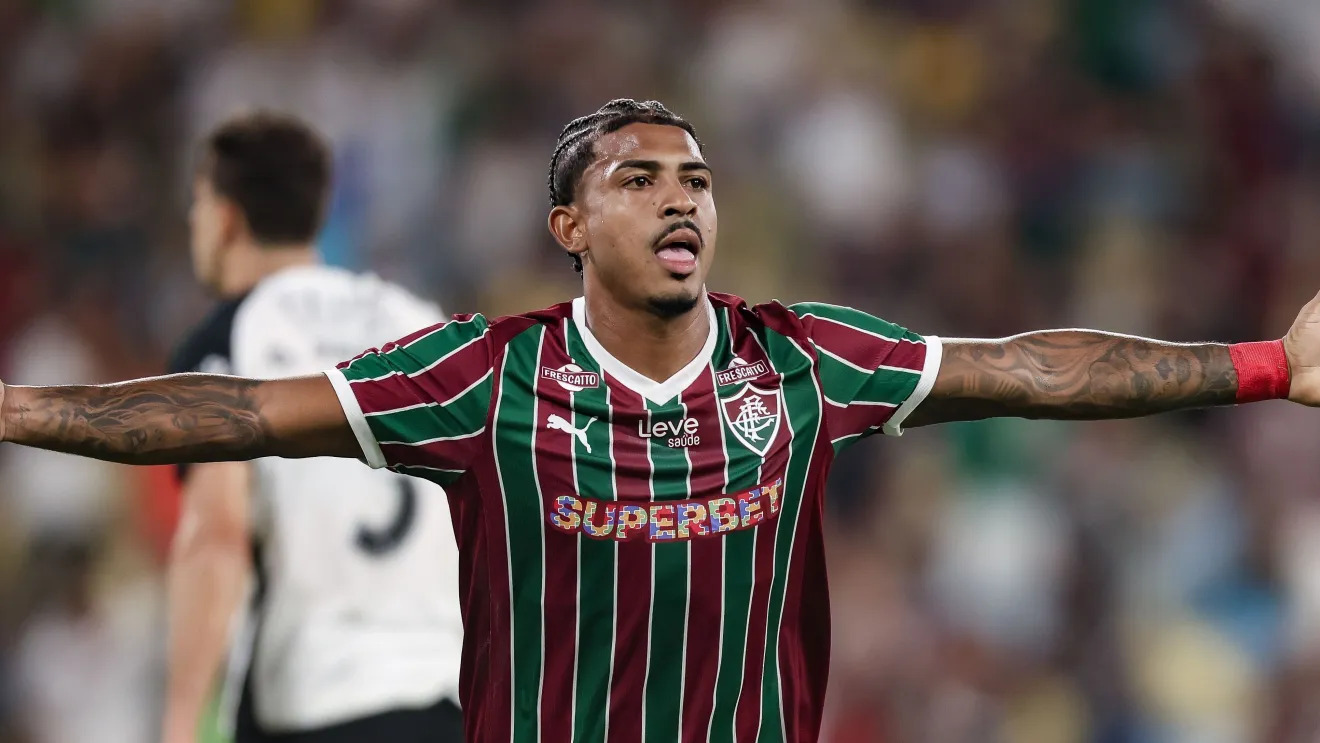 Fluminense vence o Corinthians e assume a vice-liderança do Brasileirão