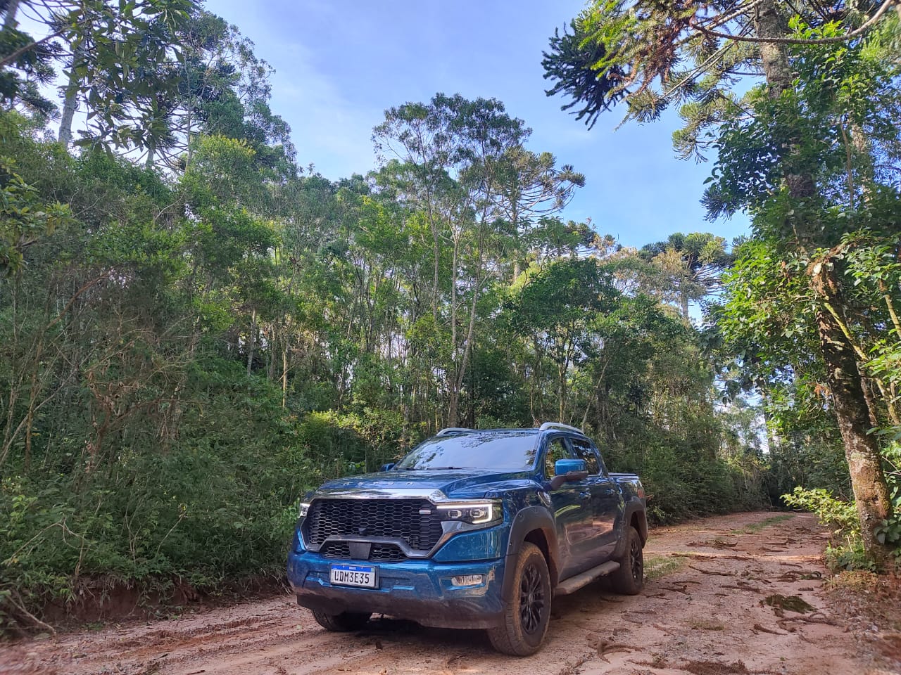 Foton Tunland V9 entra no jogo das picapes médias com proposta híbrida