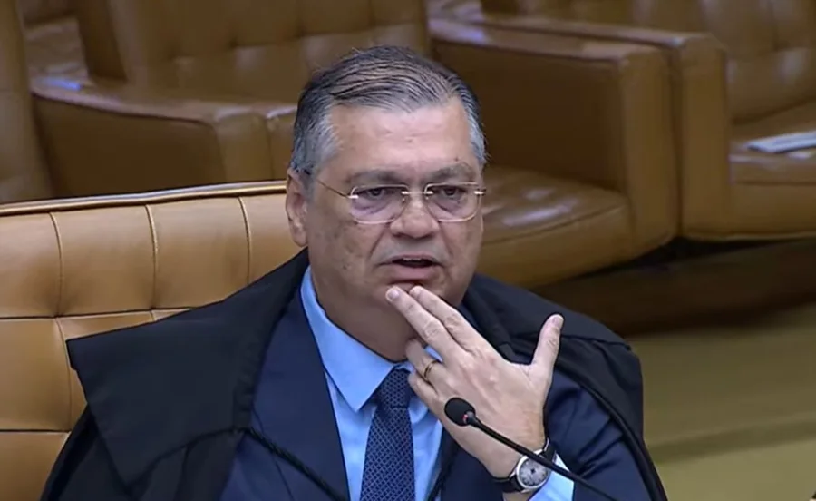 Dino diz que afastamento do chefe da PF beneficia investigados em caso ligado a Bolsonaro