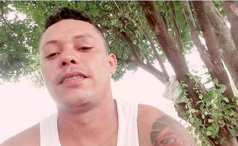 Bandido foi alvejado por homem que percebeu a tentativa de assalto e reagiu