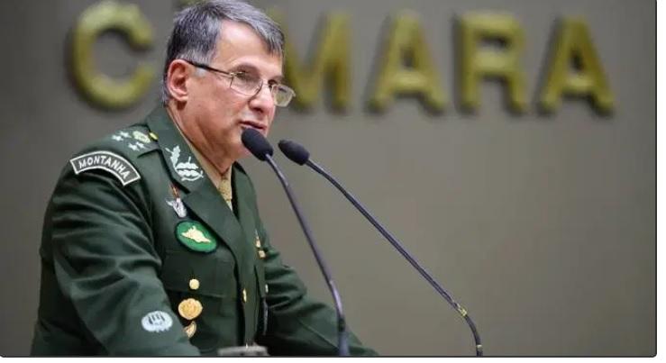 Comandante militar do Sul, general Edson Leal Pujol