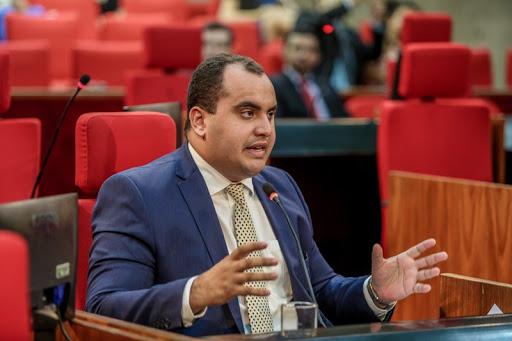 Deputado estadual Georgiano Neto (PSD) em atividade na Assembleia Legislativa