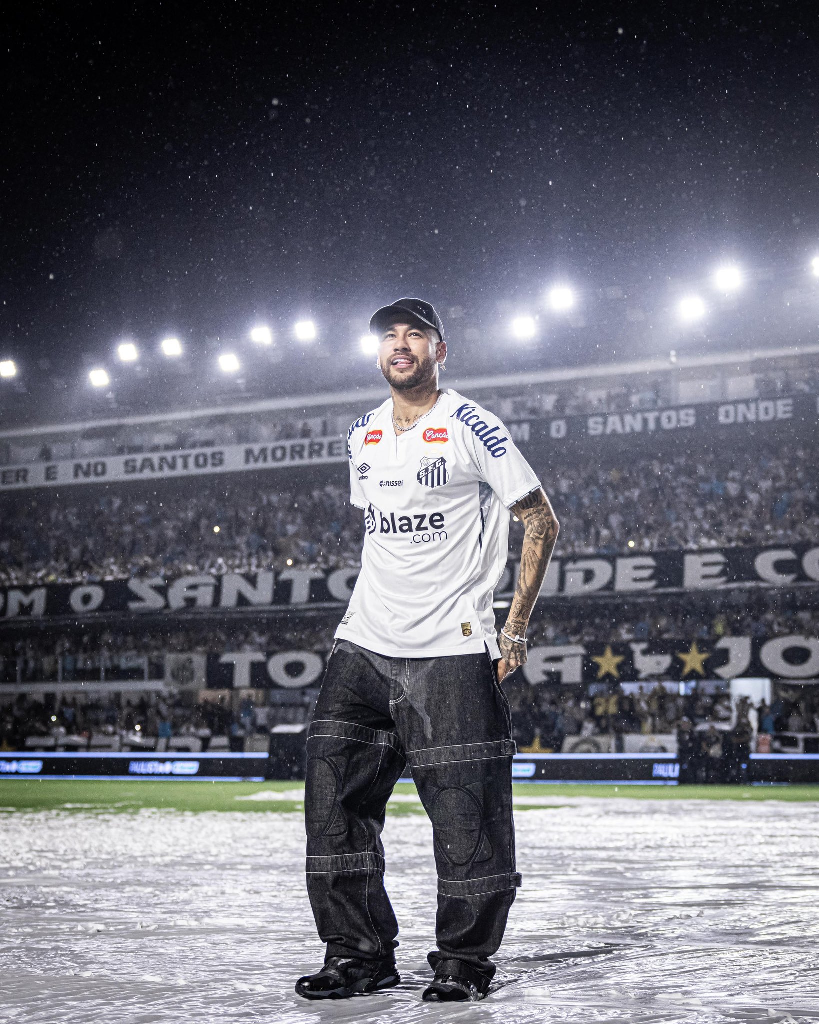 Santos propõe parcelar dívida de R$ 85 milhões para renovar com Neymar até o fim de 2026