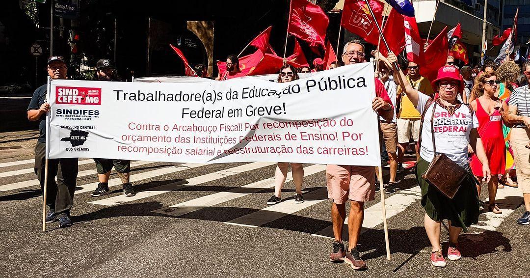 Categoria está em greve nacional desde 15 de abril