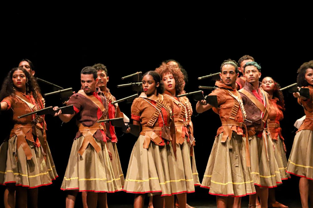 Grupo Redemoinho de Dança