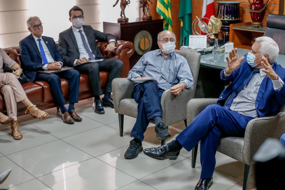 Deputados dialogam com classe médica
