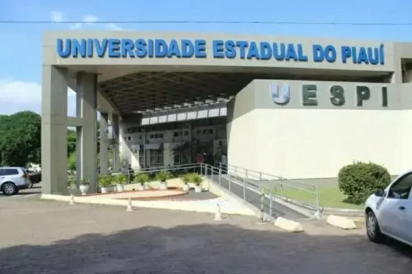 UESPI lança edital com 800 bolsas de Auxílio Alimentação para estudantes