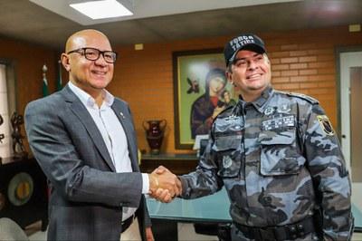 Presidente da Assembleia Franzé Silva e Coronel Scheiwann Lopes