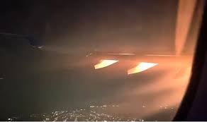 Vídeo mostra explosão de motor em avião após decolagem em Guarulhos