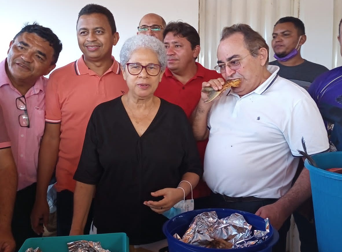 Regina Sousa com Francis Guedes e membros da CP z-65