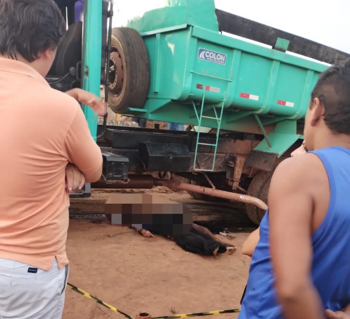 Motorista morre esmagado pela própria caçamba