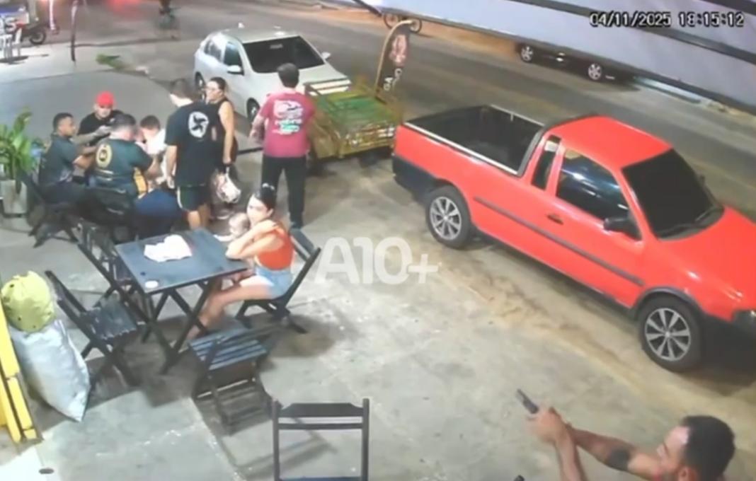 Câmara de segurança mostra o ataque e o rosto do atirador