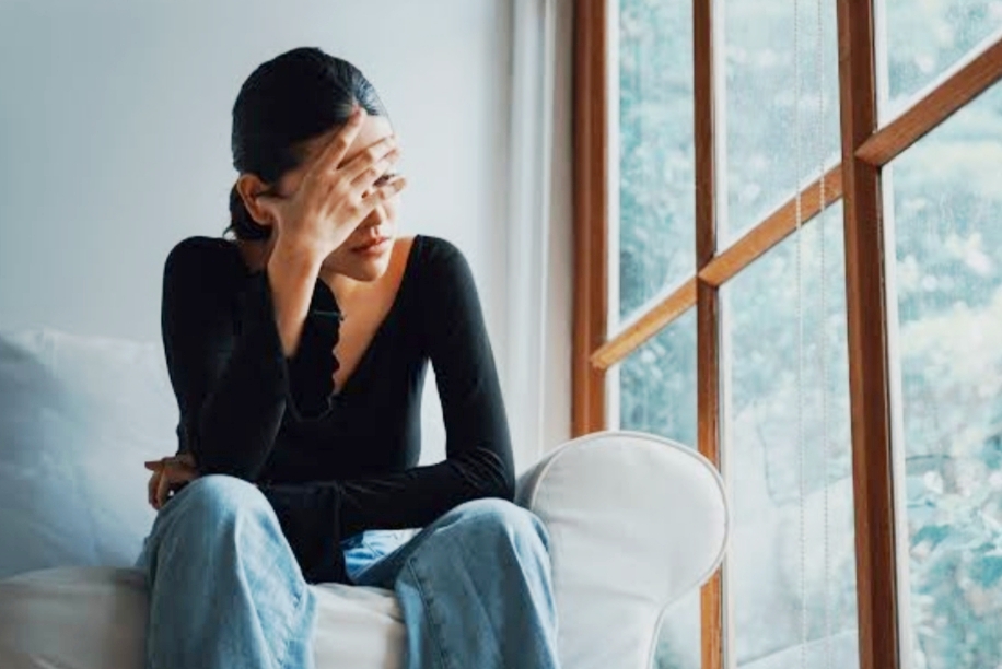 Mulheres são 63% das vítimas que se afastam do trabalho por transtornos mentais no Brasil