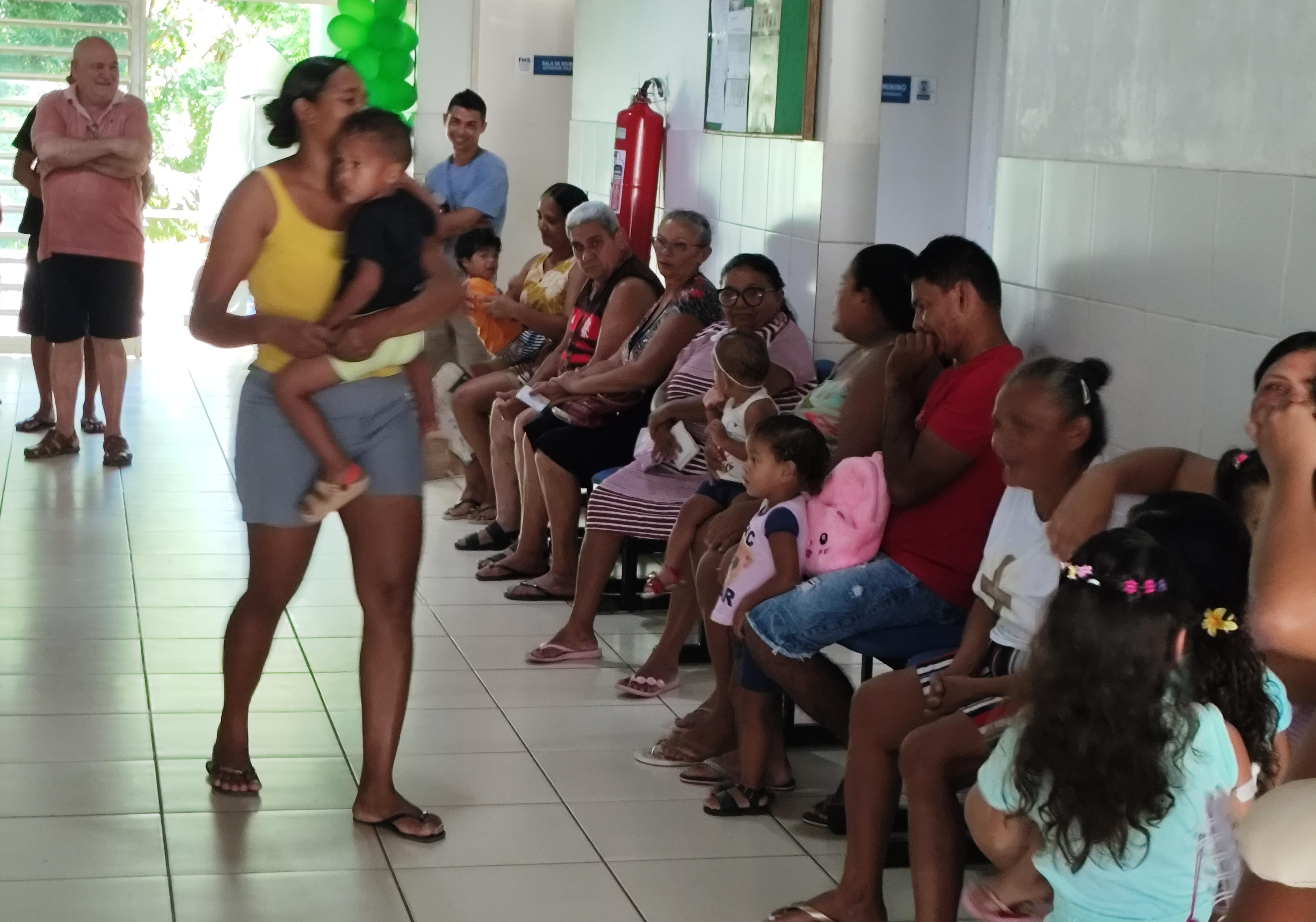 Fila na UBS da Cacimba Velha