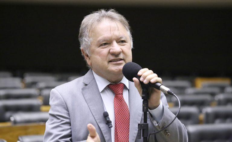 Merlong Solano diz que ]Desenrola 2.0 traz “mais dignidade” às famílias brasileiras