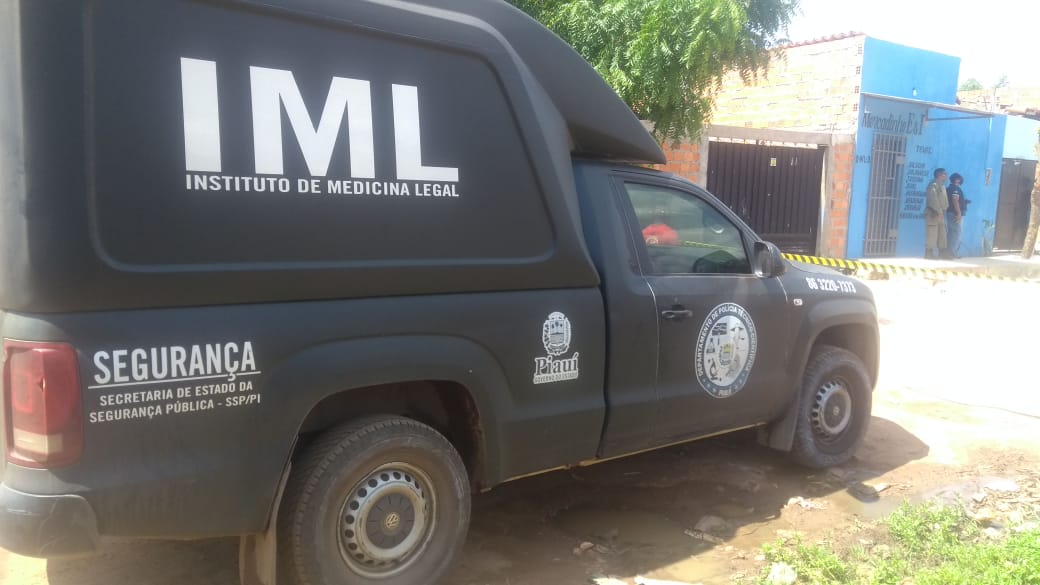 Viatura do IML foi acionada para remover o corpo