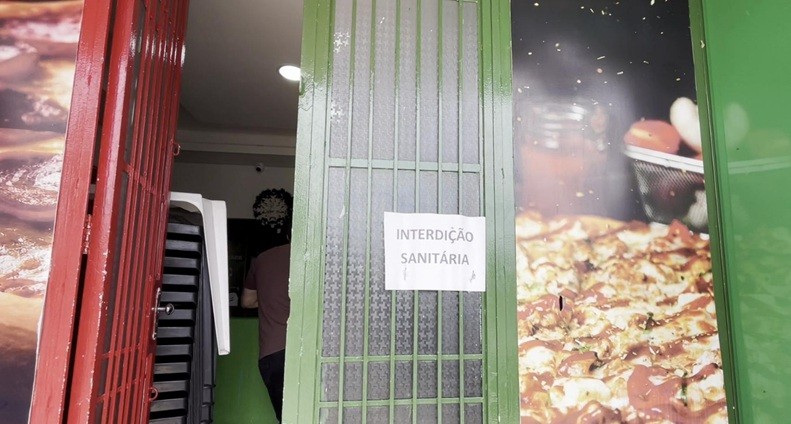 Pizzaria que fica localizada no Centro de Pombal foi interditada