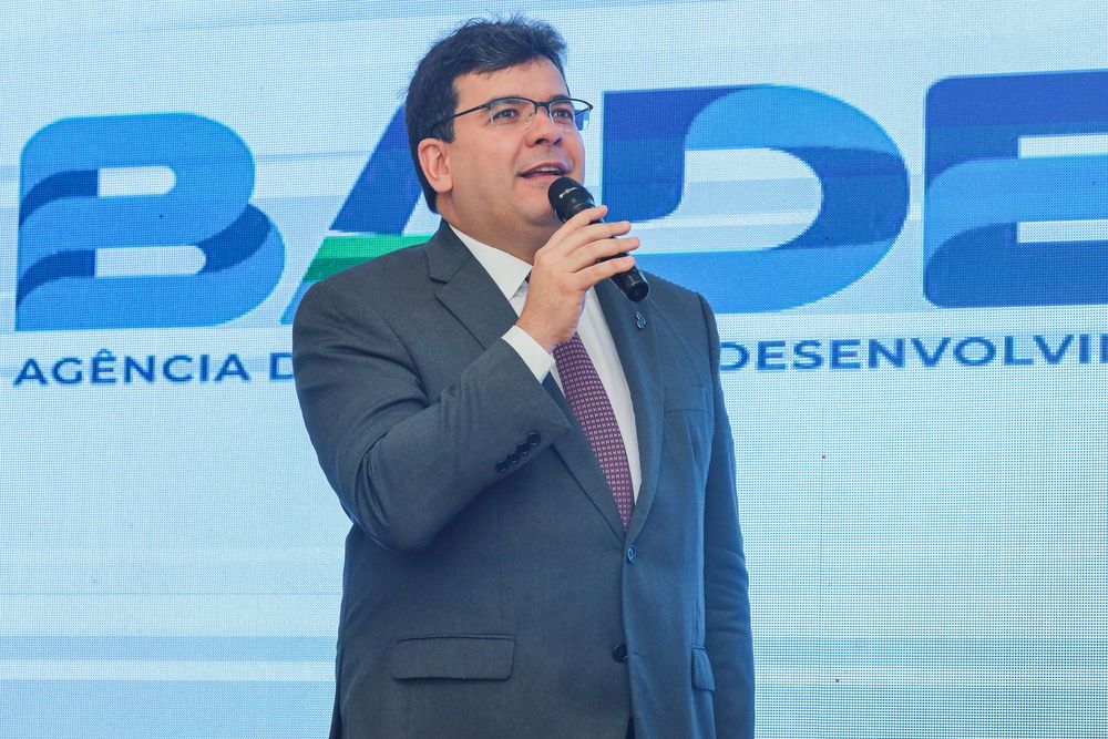 O governador Rafael Fonteles