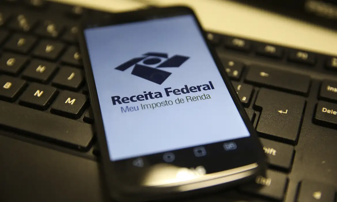 Prazo para entrar no primeiro lote da restituição do IR 2026 acaba neste domingo (10)