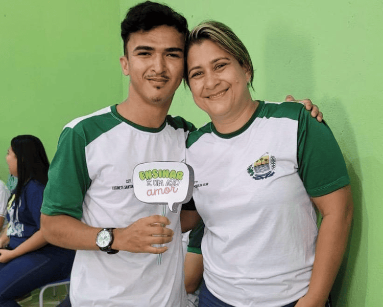 Ceti Lucinete Santana celebra Dia do Professor com homenagem especial